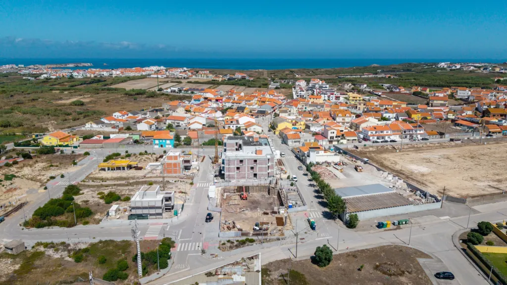 T3 Novo a 10 Minutos a Pé da Praia do Baleal