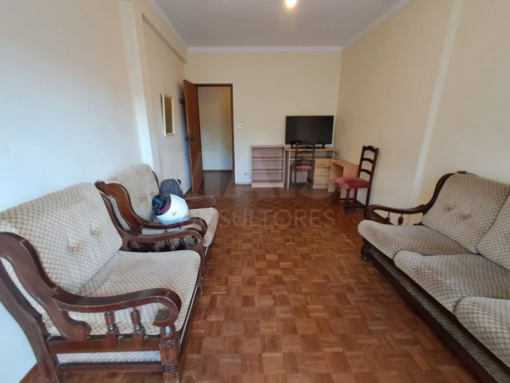 3-bedroom apartment on the first floor, furnished and equipped