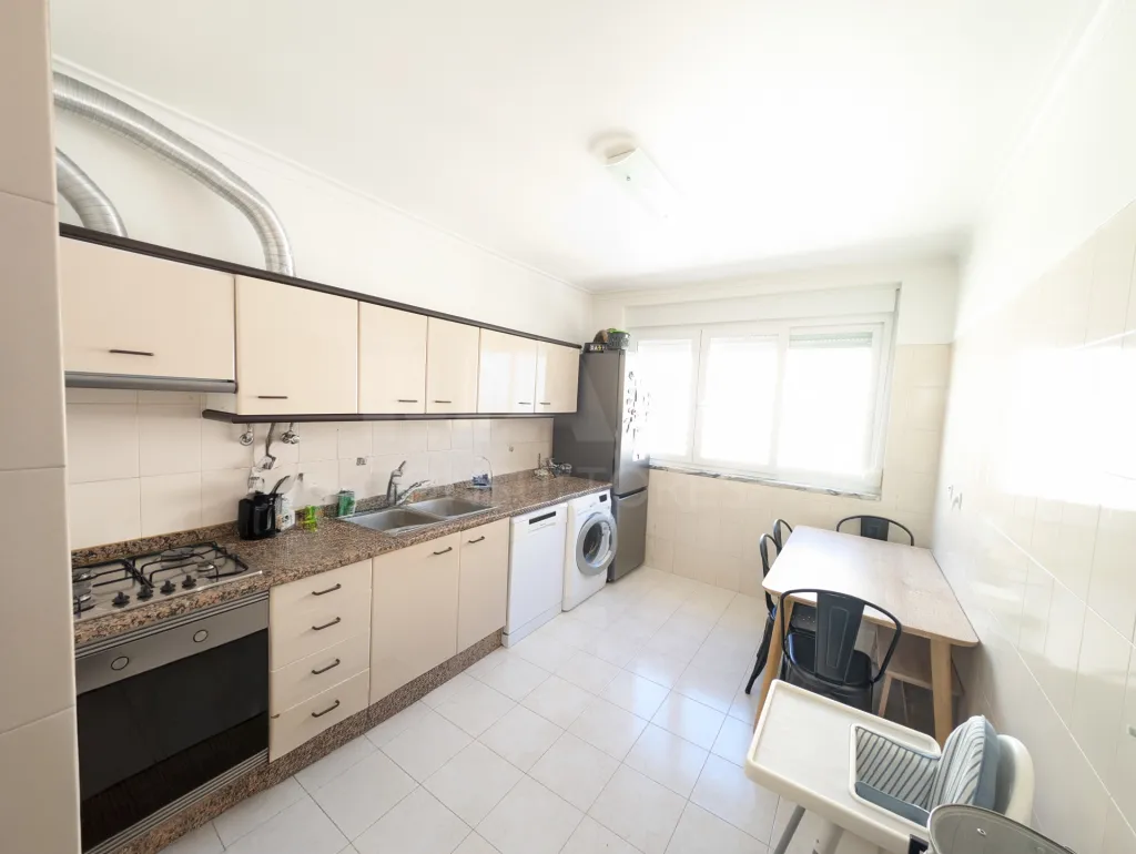 T2 com ar-condicionado, remodelado em  Alhandra junto á Quinta da Cruz de Pau.