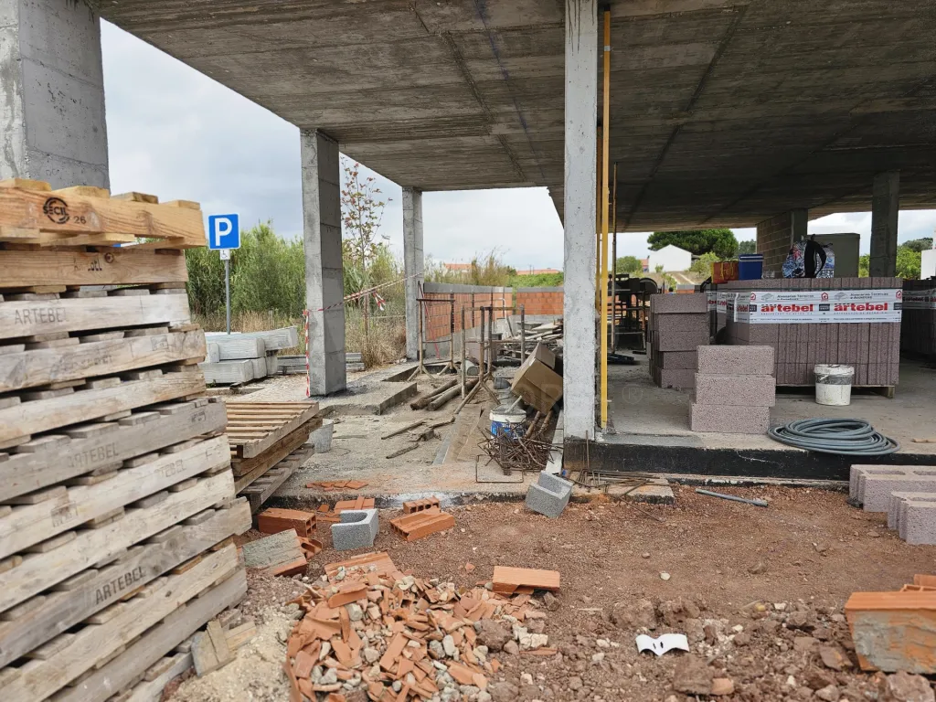 Moradia T3 com piscina em Construção –  Excelente Oportunidade- Nadadouro