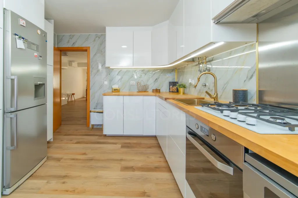 Moradia T2+2 totalmente remodelada com piscina aquecida no Porto Alto