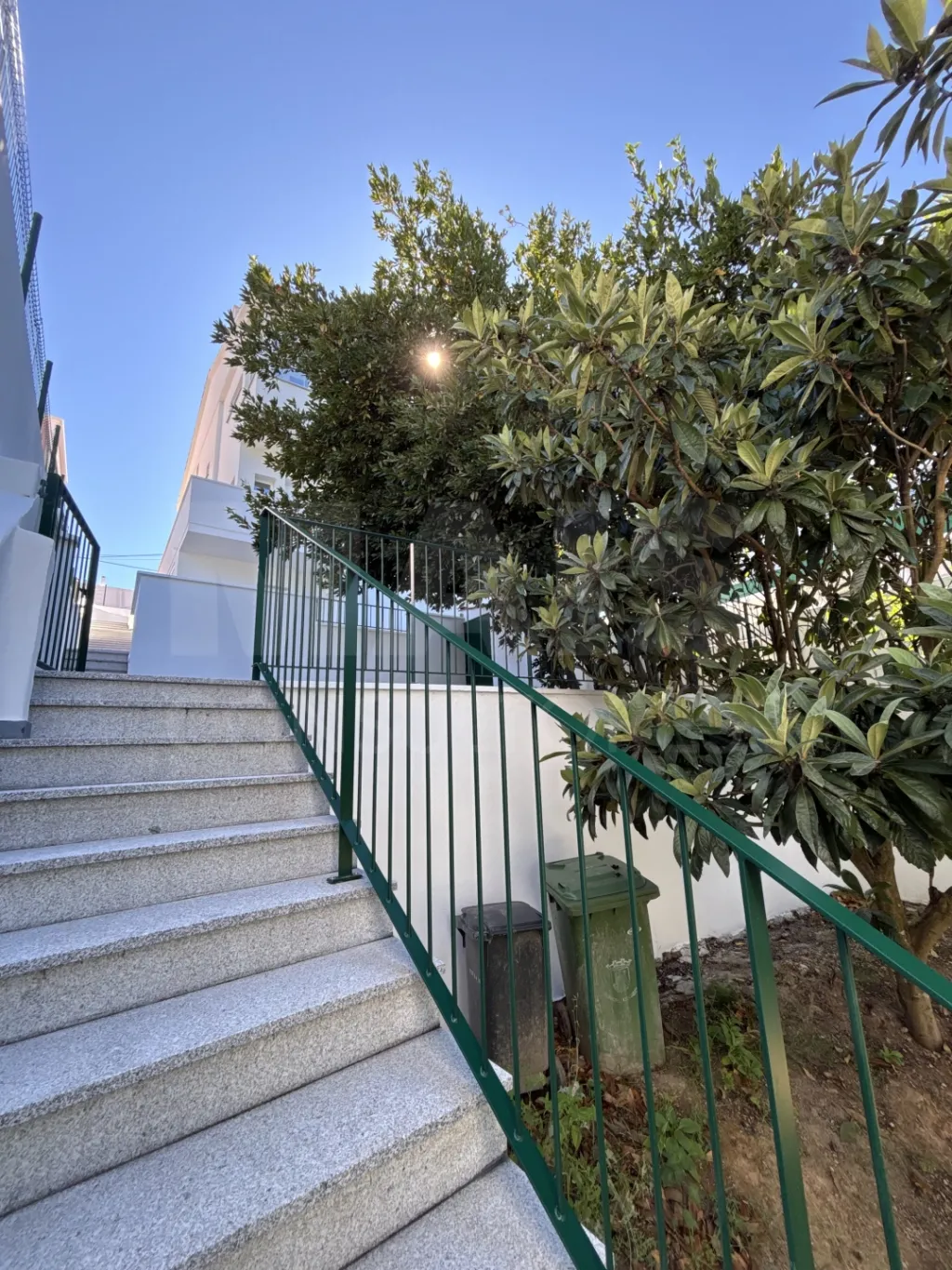 Prédio com três apartamentos T2 em Estoril - Cascais