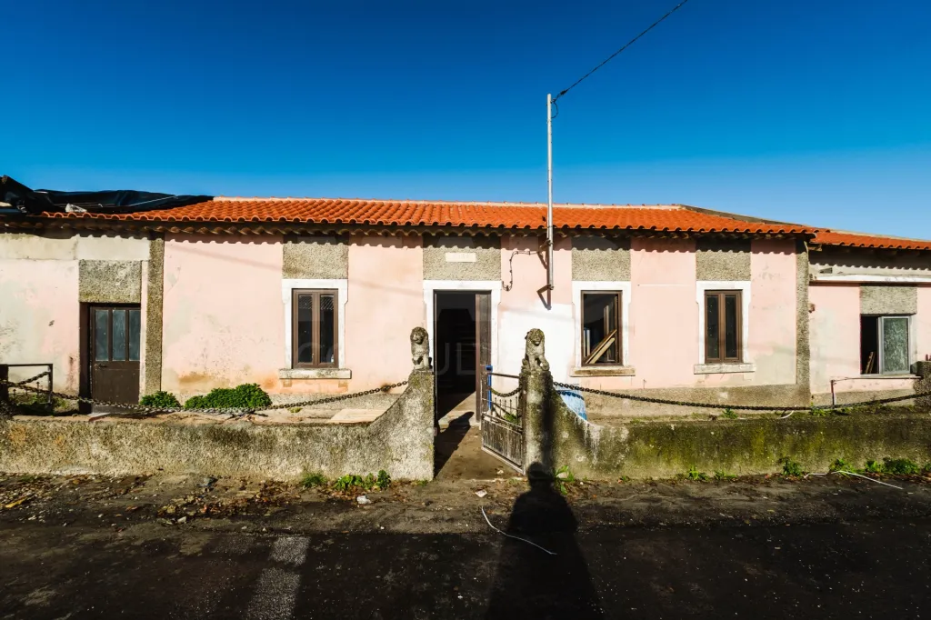 Moradia Térrea T2+1 c/ 2 casas de banho e logradouro