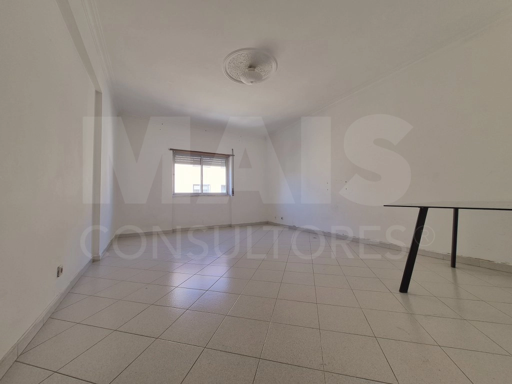 3-room apartment with balcony in Serra da Mina