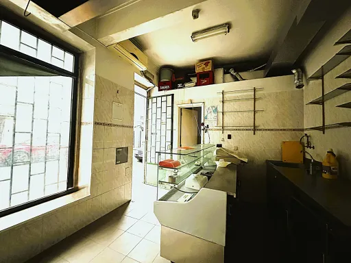 Loja equipada na Damaia de Cima | Amadora