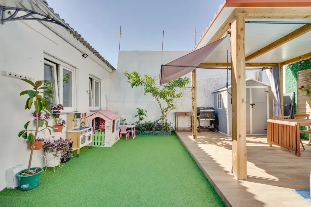 Moradia T2 Remodelada em Queluz