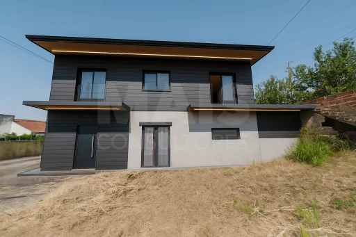House 5 Bedrooms with Warehouse and Land, Usseira, Óbidos