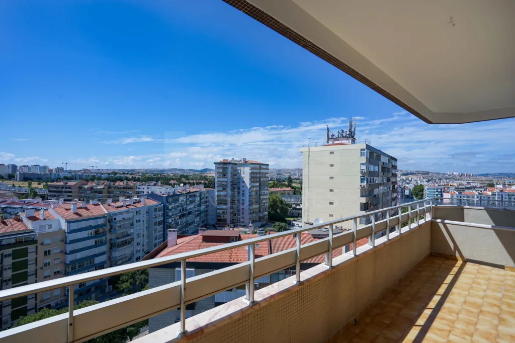 T4 no Lumiar - varandas e garagem