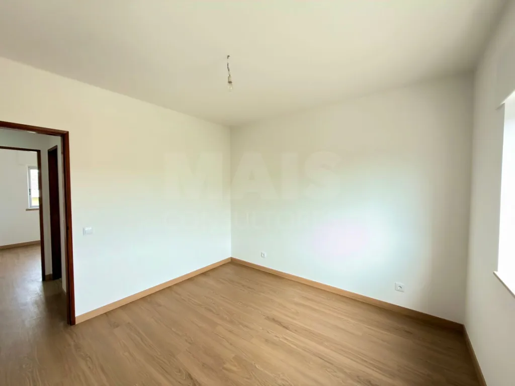 Apartamento T2  / 2 andar esquerdo