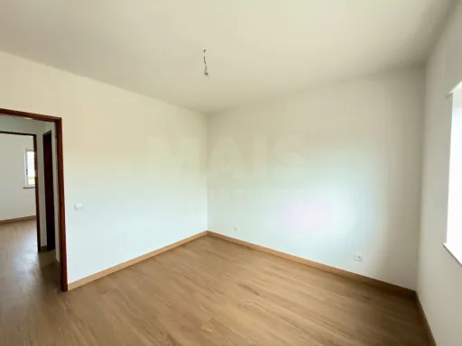 Apartamento T2  / 2 andar esquerdo