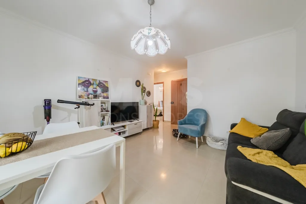 Apartamento T2 no Centro com Garagem e Estacionamento