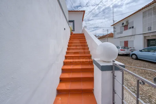 Moradia T3 renovada centro de Coruche