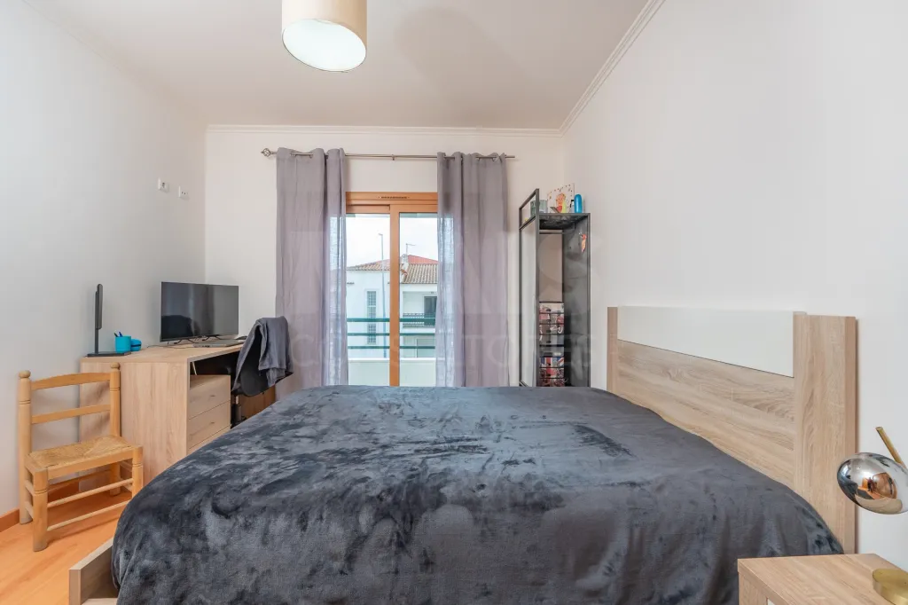 Apartamento T3 com 4 Varandas, Excelentes Áreas e Conforto Total – Praceta Tranquila, no Porto Alto em Samora Correia