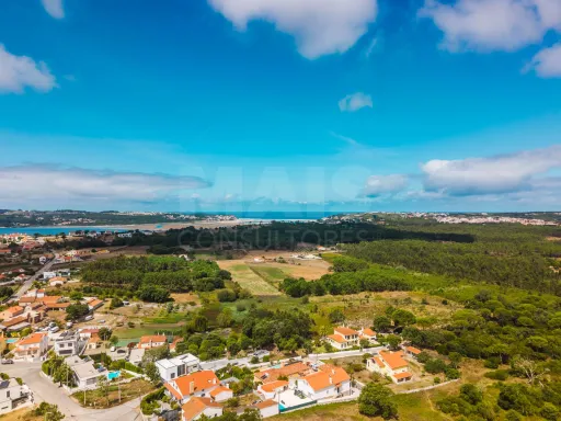 Moradia T3 Térrea com Garagem e Pátio no Nadadouro