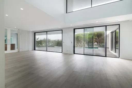 Luxury 5 + 1 bedroom villa in Cascais