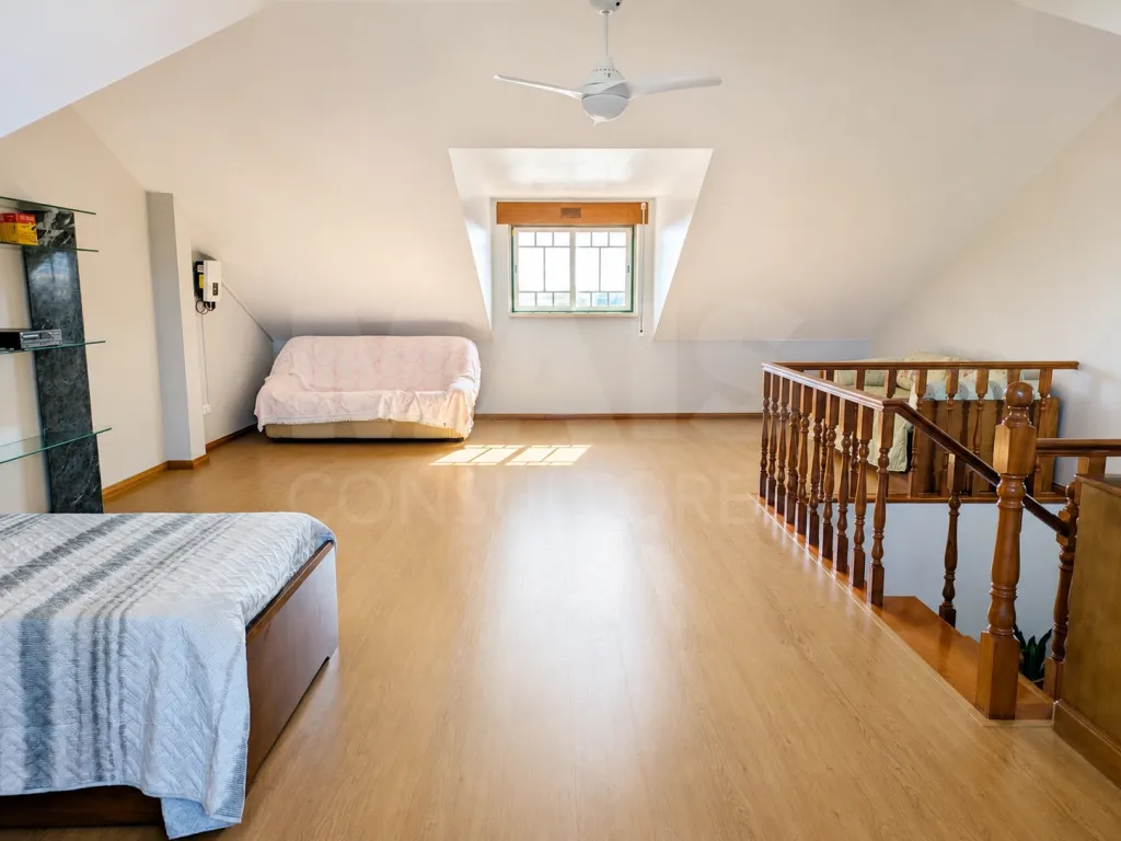 Moradia T3+1 pronta a habitar | Garagem fechada, pátio com churrasqueira e a 5 min das praias !