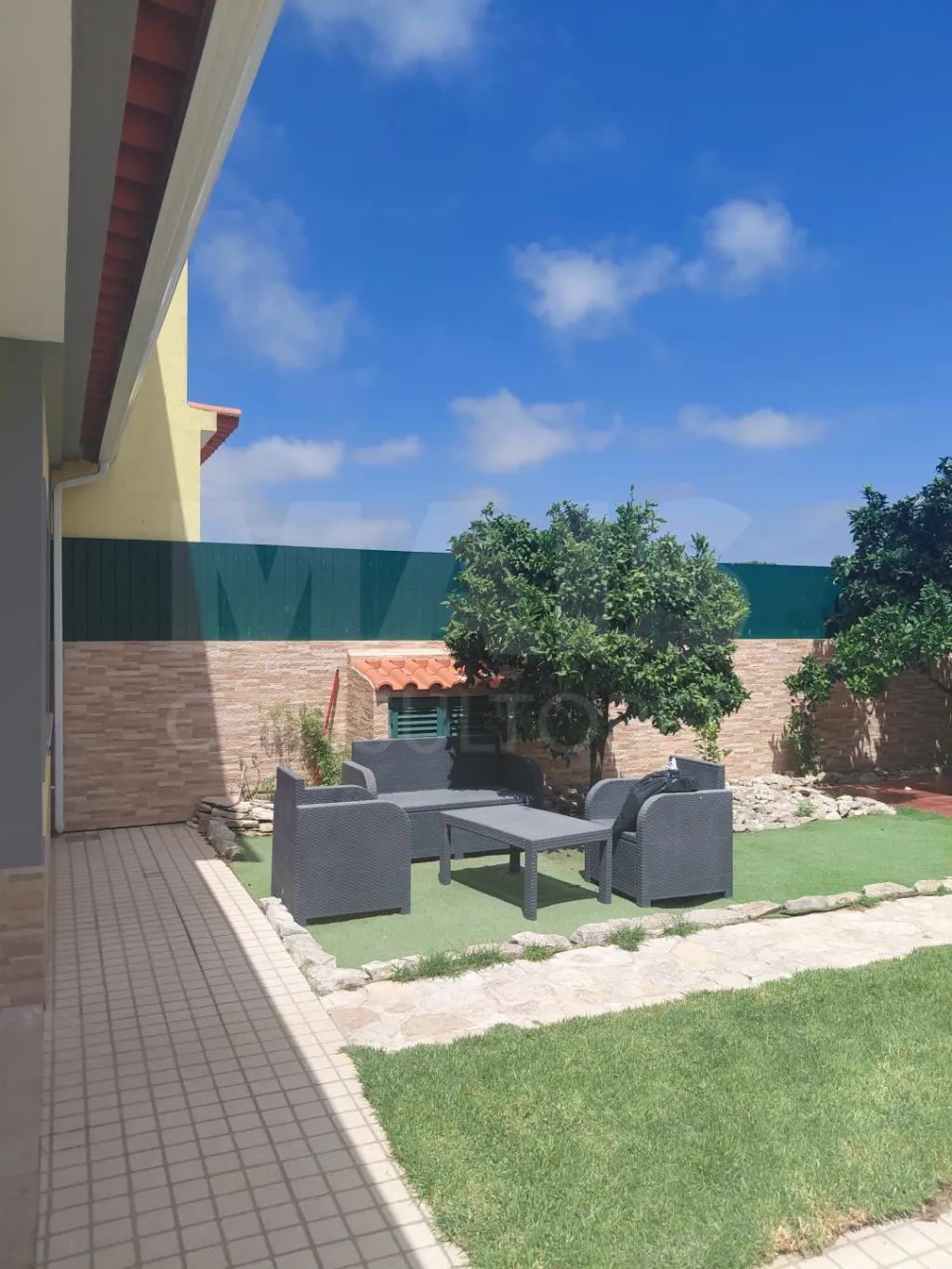 Moradia T4 com Jardim, Garagem e Churrasqueira no Centro de Olho Marinho – Óbidos