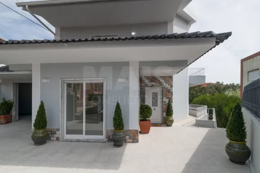 Moradia Isolada T4 Renovada — Abuxarda / Alvide, Cascais