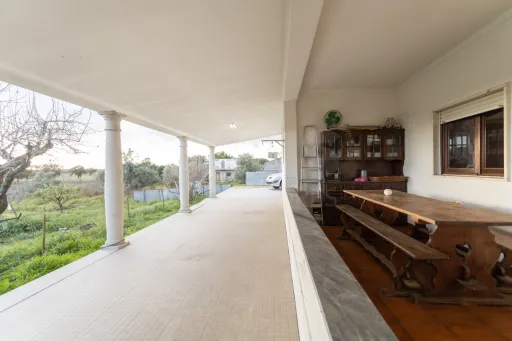 Moradia Térrea V3 com terreno urbano de 3780m2 no Alentejo