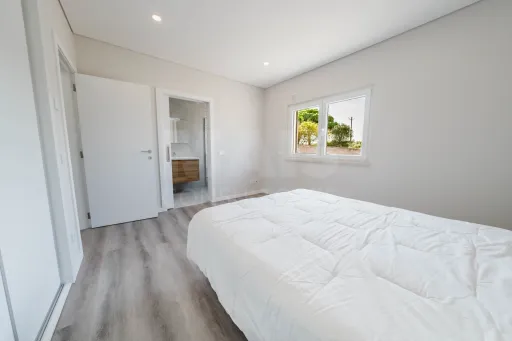 Moradia T3 Moderna, Térrea com Espaço Exterior | Olho Marinho, Óbidos