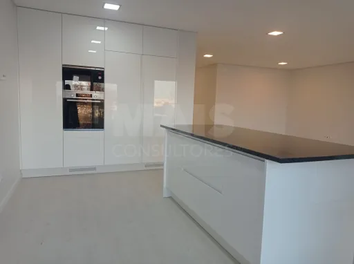 Apartamento T5 Duplex no Montijo
