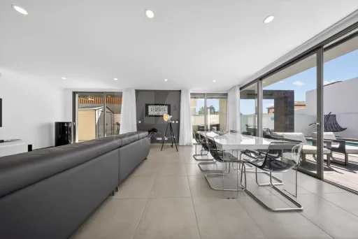 Moradia T4 com Piscina e Rooftop a minutos da Praia | Salir do Porto