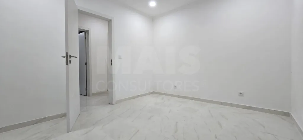 Renovated 3-Bedroom Ground-Floor Apartment with Patio in Benavente