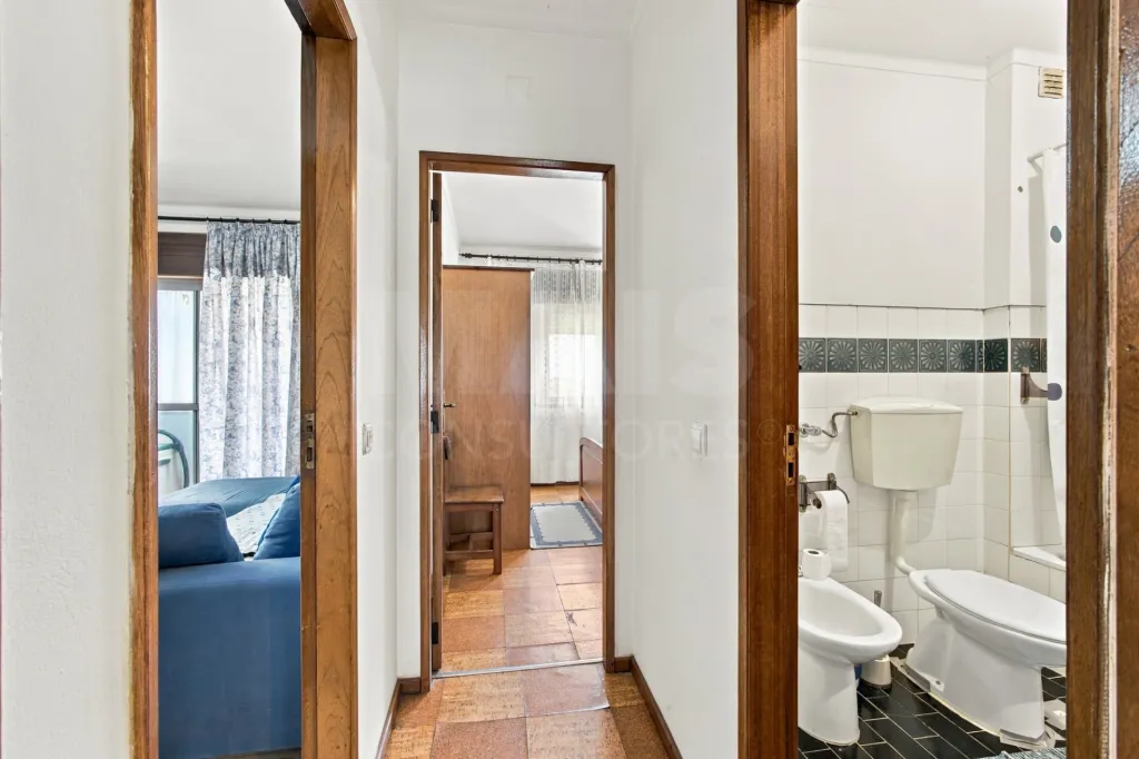 Apartamento T2 com marquise em Peniche