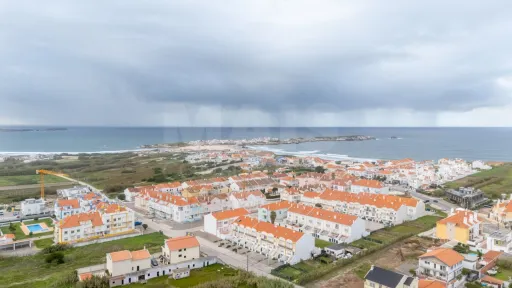 Terreno para Construção a poucos metros da Praia do Baleal