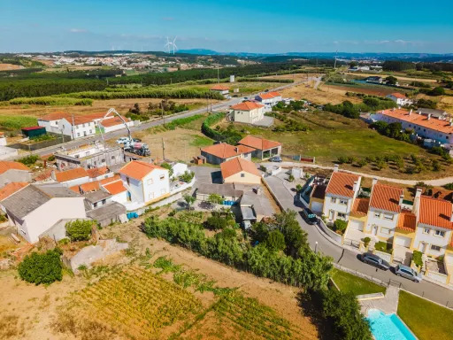 Moradia T2+2 com Terreno de quase 3000m2 Urbano