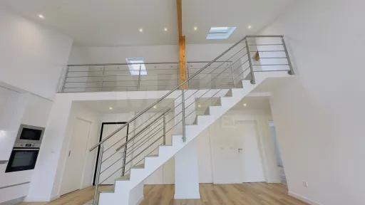 Apartamento T4 Totalmente Remodelado | Centro da Lourinhã | Espaço, Elegância e Conforto