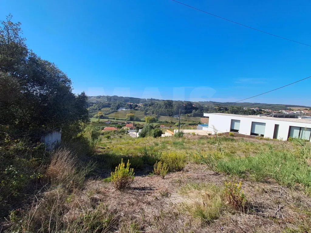 3.487m2 plot with building feasibility