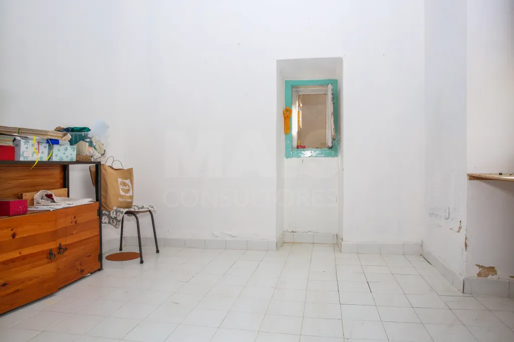 🏡 Moradia T4 com 247 m², 2 Garagens e Terreno | Canados, Alenquer