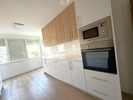 Apartamento T4 em Carnide