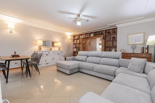 Apartamento T3 com Garagem Box e Arrecadação – São João dos Montes, Alhandra