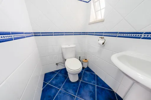 Moradia T4 em Olho Marinho | 260m² | Lote 734m²