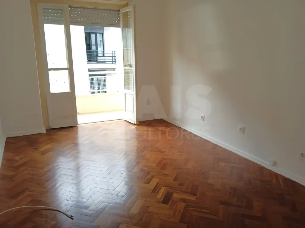 Excelente Apartamento T2 Ajuda