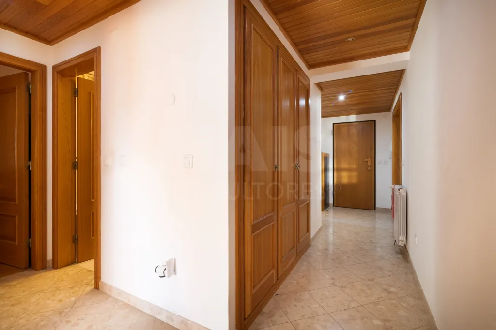 Apartamento T3 com Vista sobre o Rio Tejo