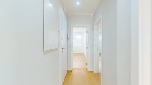 Magnificent T1+1 Refurbished -Mina - AMADORA