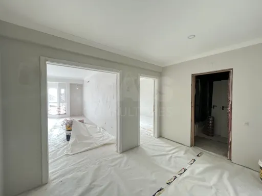 Apartamento T2 totalmente remodelado a estrear no Centro de Samora Correia