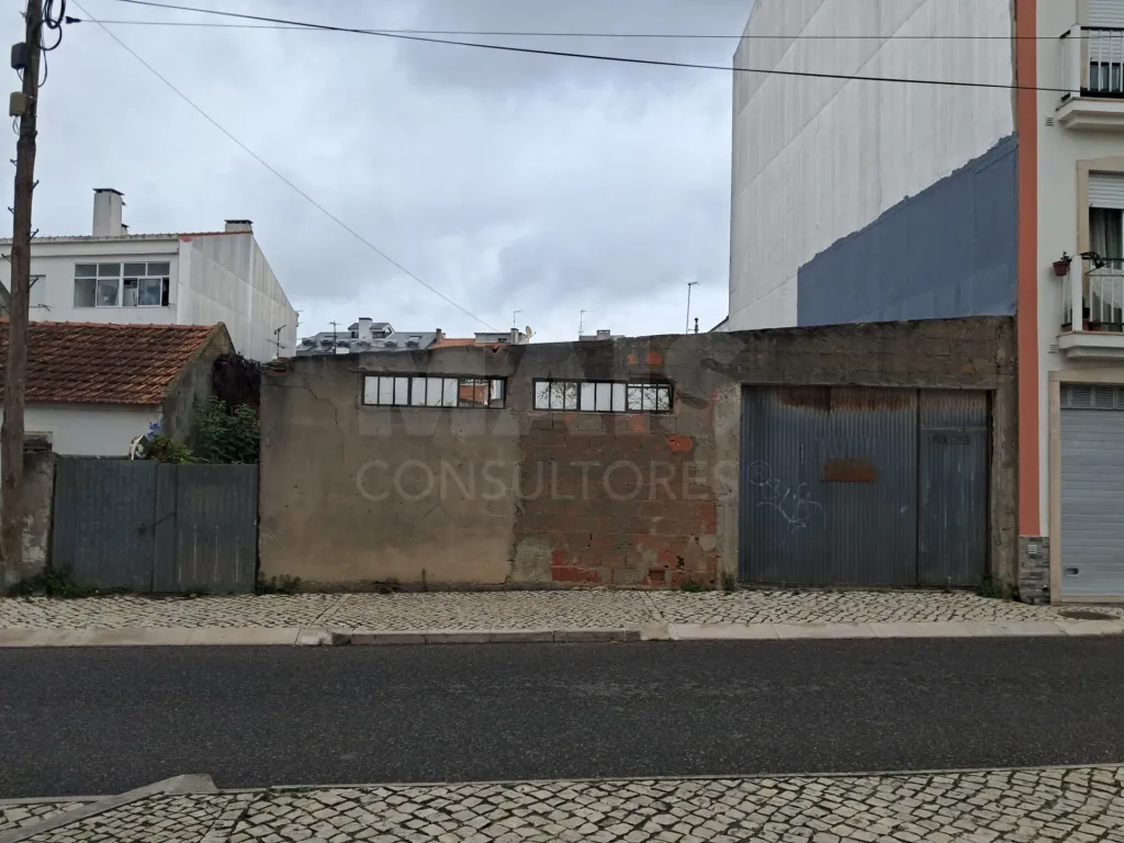 House to restore in the city of Caldas da Rainha