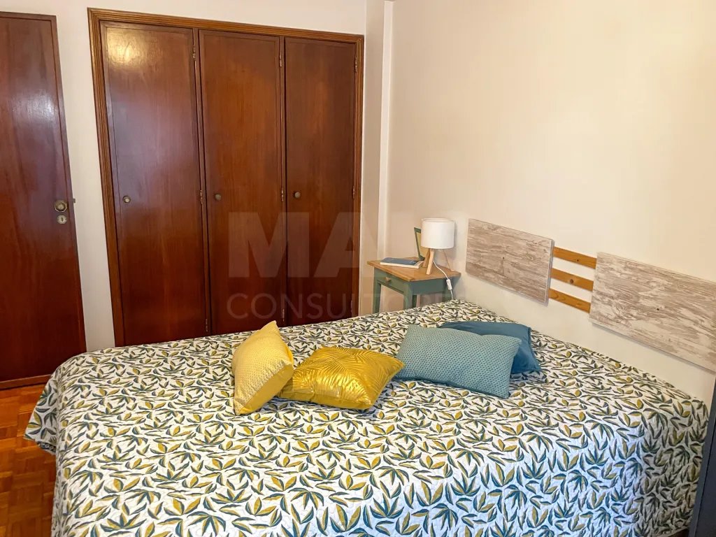 1-Bedroom Apartment with Balcony | Move-In Ready | 2 Elevators | Pendão, Queluz