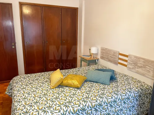 1-Bedroom Apartment with Balcony | Move-In Ready | 2 Elevators | Pendão, Queluz