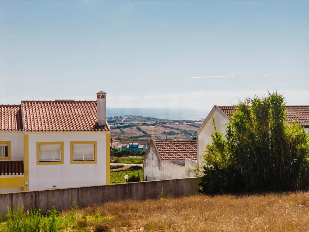 Moradia T2+2 com Terreno de quase 3000m2 Urbano
