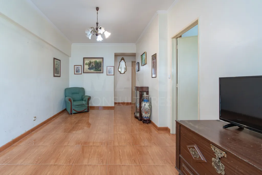 Apartamento, prédio com dois elevadores, zona central de Vila Franca de Xira