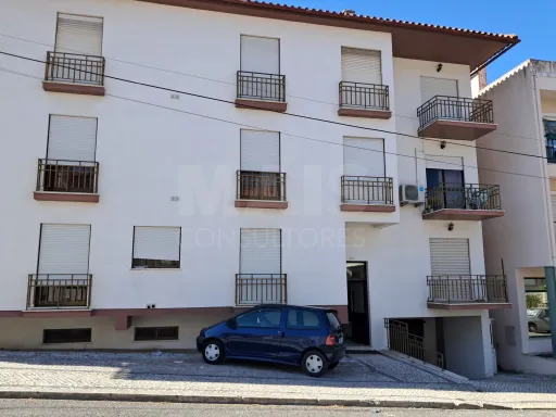 Apartamento T3 com garagem em Alcanena