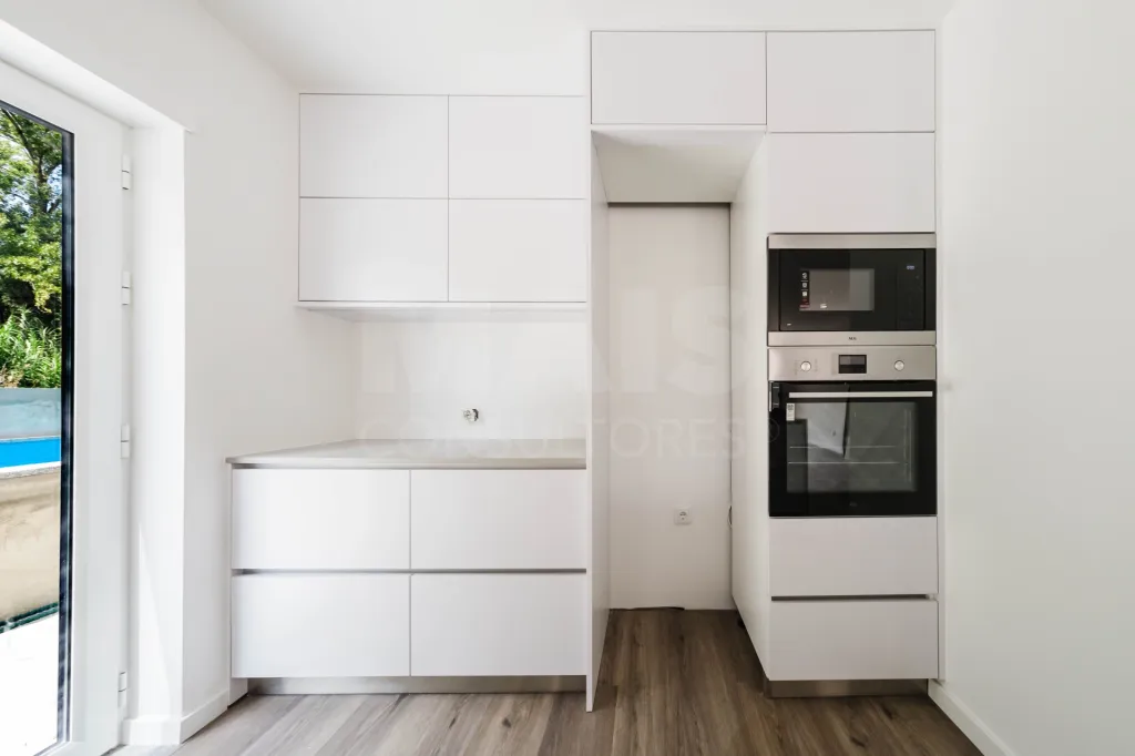 Moradia T3 Nova com Piscina