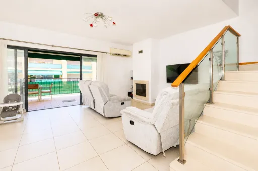 Magnifica moradia T3+2 localizada num condomínio privado, em Boliqueime.