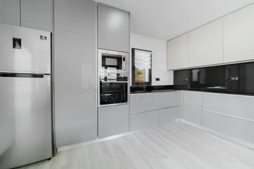 3 bedroom detached house with garage on 565m2 plot in Bidoeira de Cima