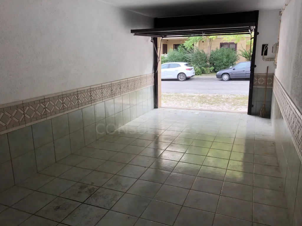 Box com acesso Direto para a rua